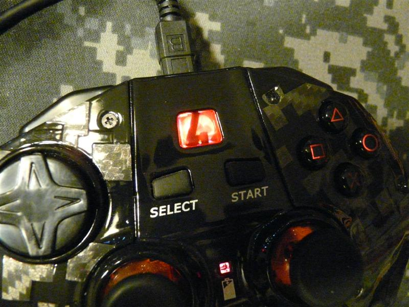 Illustration for article titled Custom Metal Gear Solid 4 PS3 Is Full Of Awesome Substance